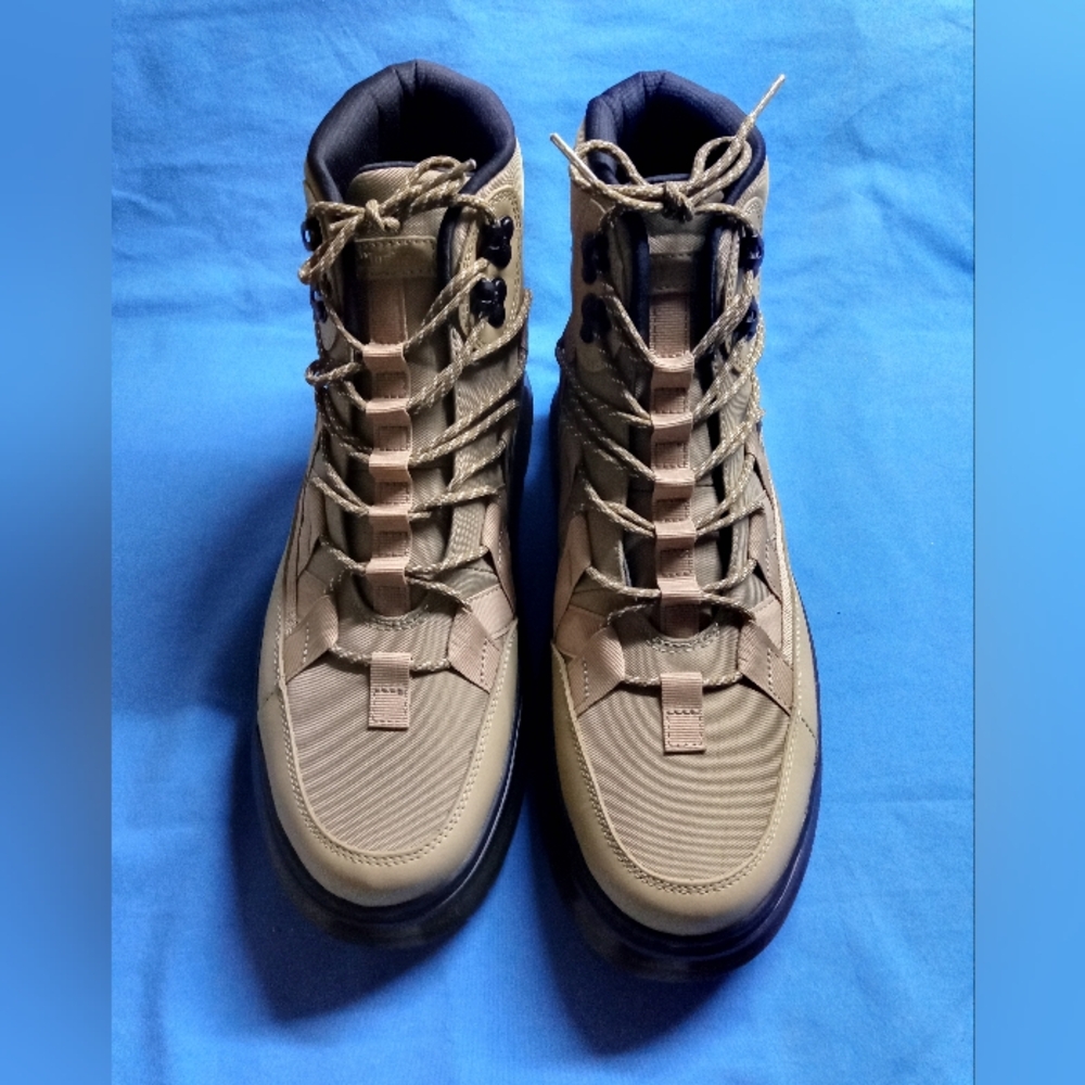 Dr. Martens Boury Pale Olive - Mens Size 12
